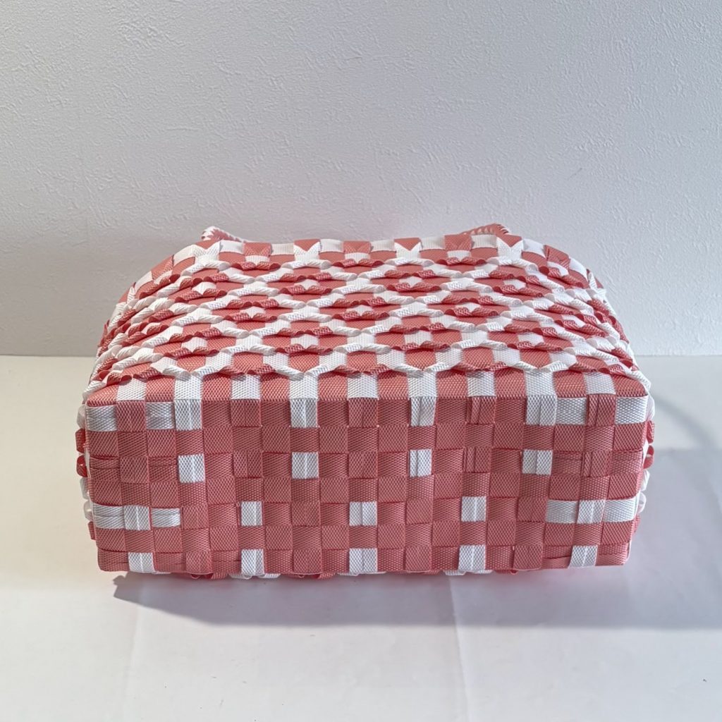 花菱模様のステッチ、底