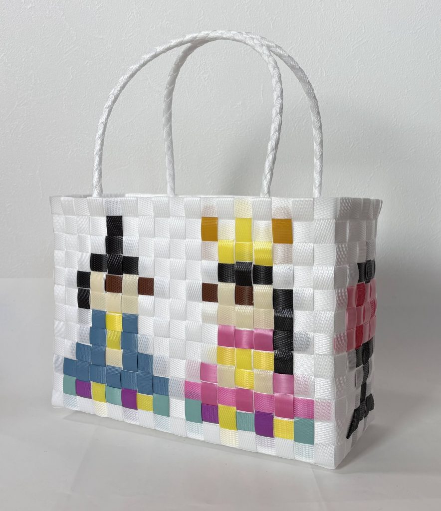 プラかごに、色バンドを差し込み、ピクセルアートで、ひな祭りの絵