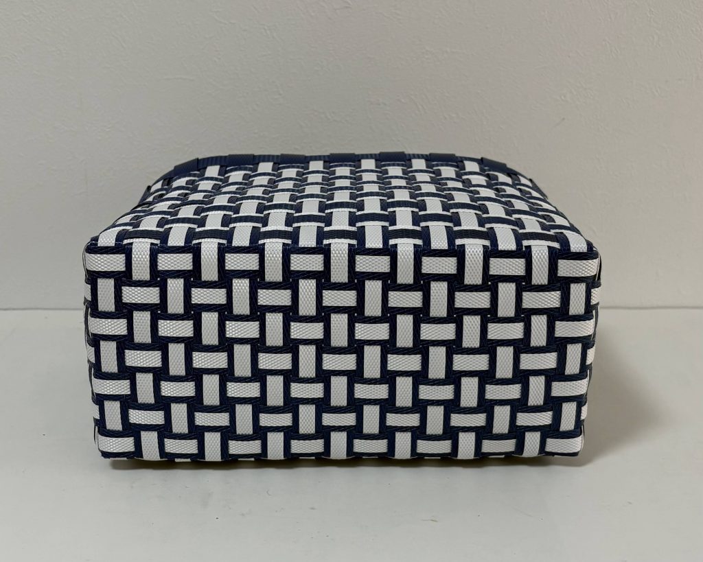 梁(はり)模様のステッチ、底