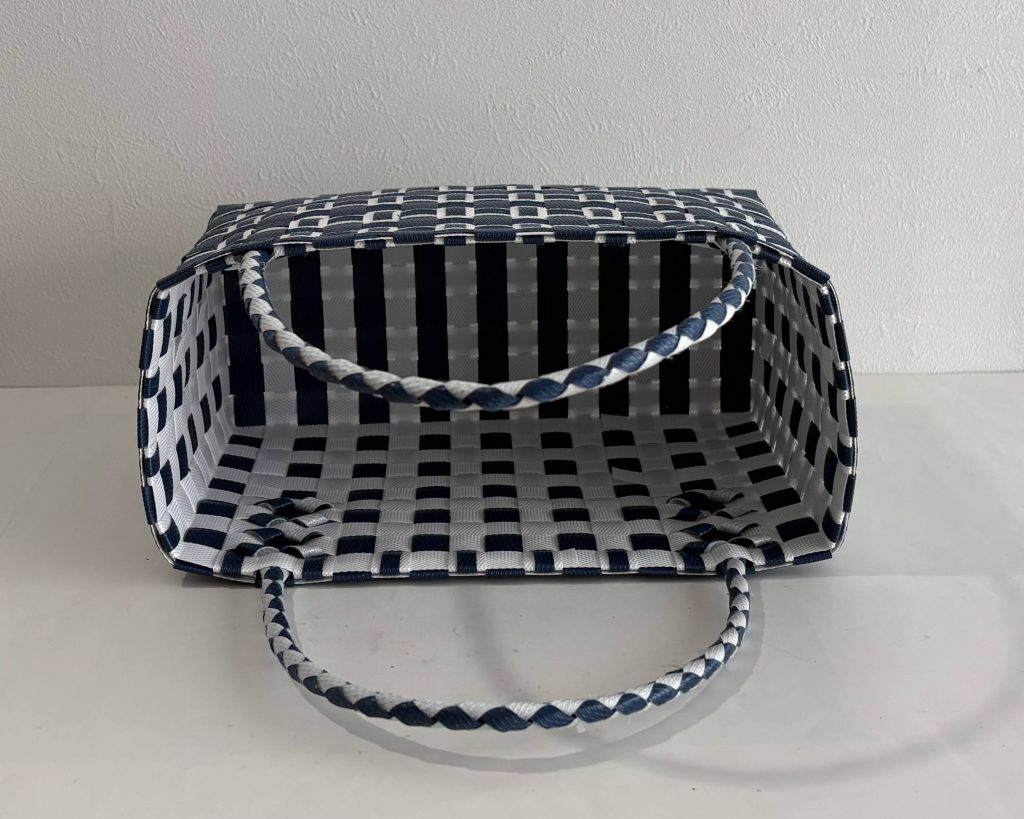 連窓模様のステッチ、内側