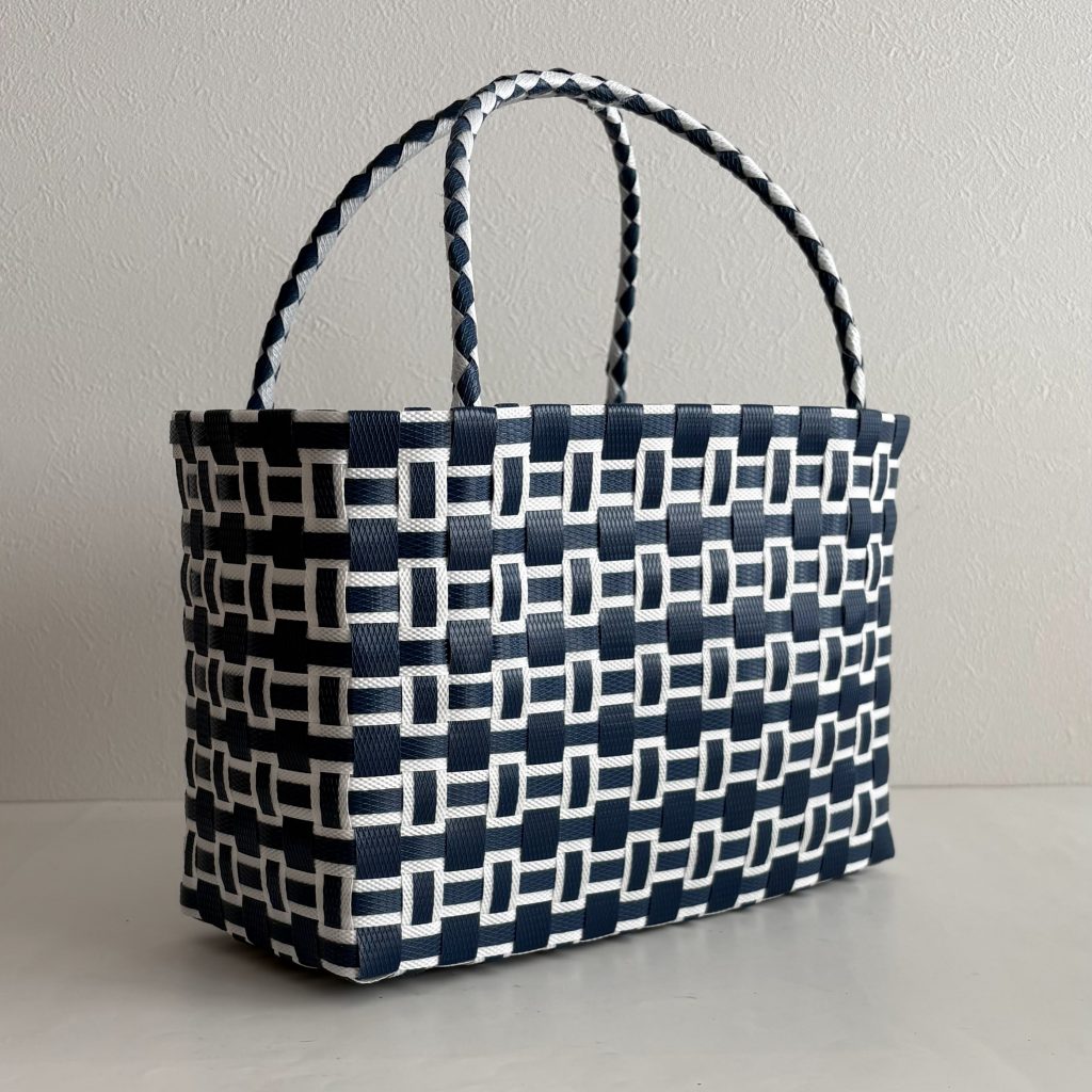 stitch pattern named
連窓(れんまど)模様 / Linked Window Pattern