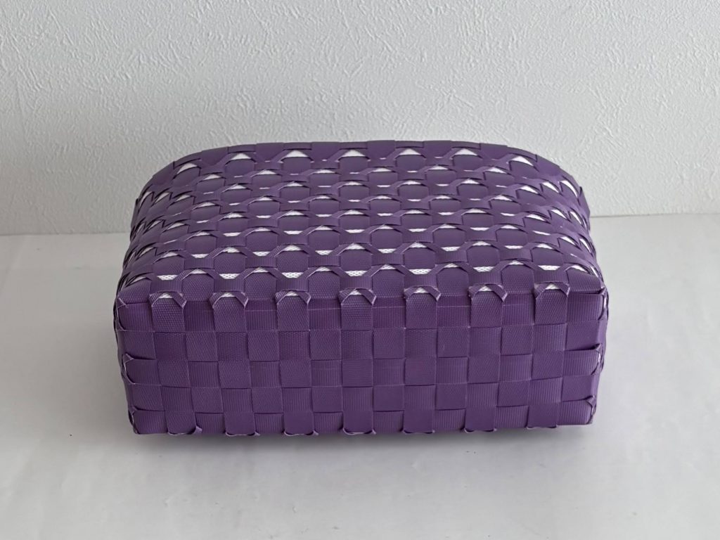 星模様のステッチのかご、底