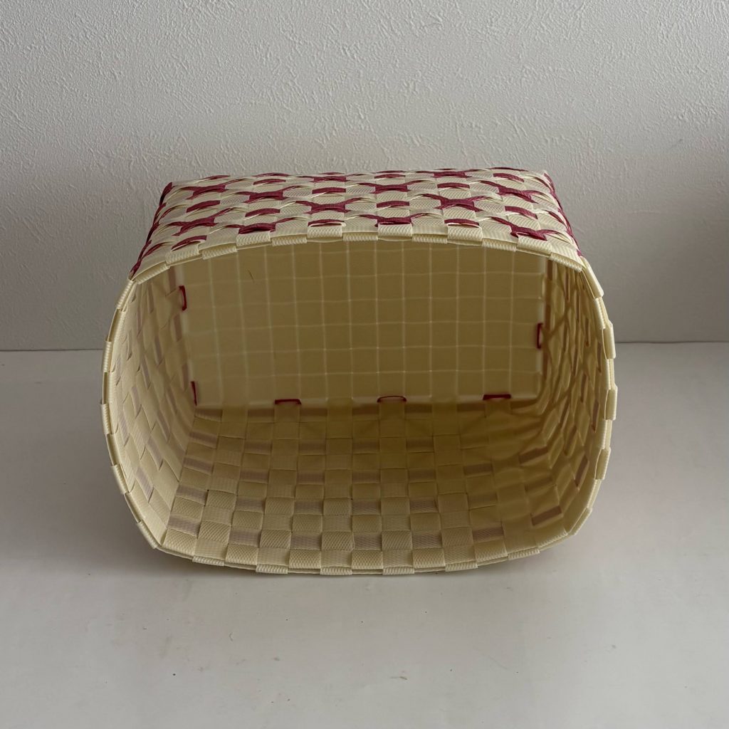 手裏剣模様のステッチのかご、内側