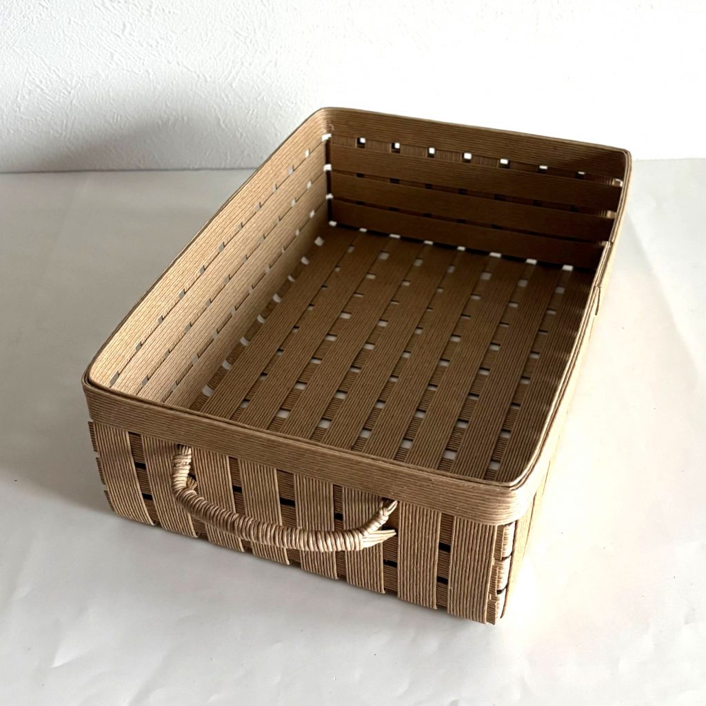 貼りつけボックス
紙バンドを貼り付けて作ったボックス